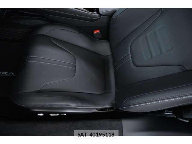 Lotus Emira 2025-10 8413371-7