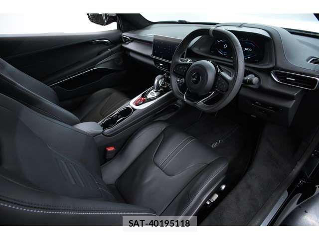 Lotus Emira 2025-10 8413371-8