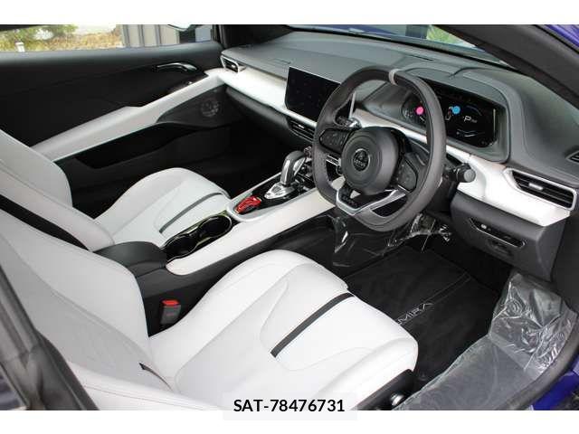 Lotus Emira 2026-08 8871379-1