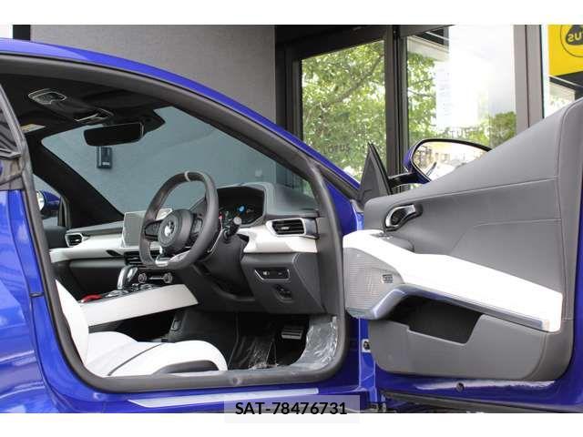 Lotus Emira 2026-08 8871379-5