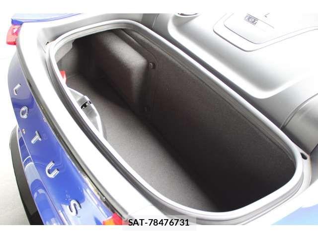 Lotus Emira 2026-08 8871379-8