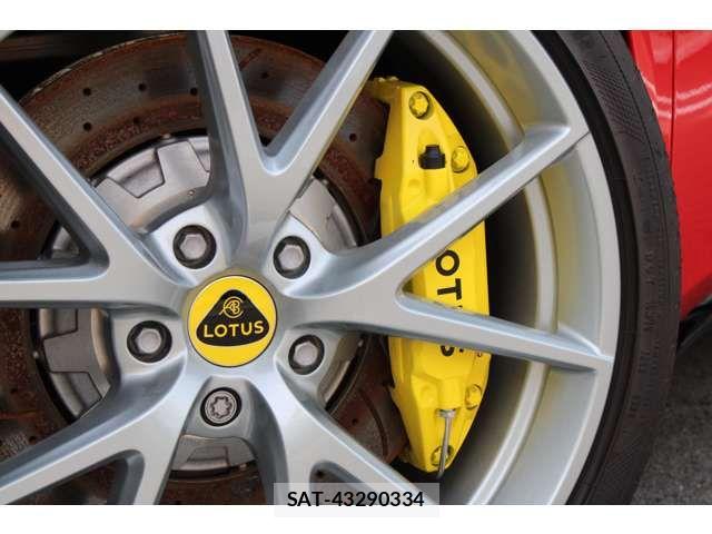 Lotus Emira 2026-08 8871380-11