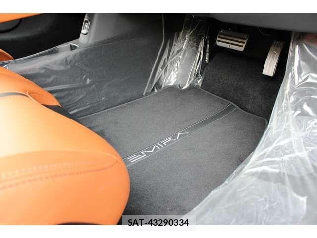 Lotus Emira 2026-08 8871380-15