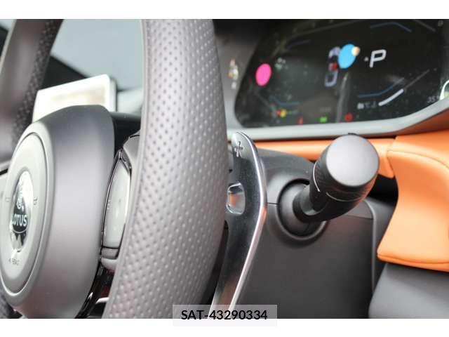 Lotus Emira 2026-08 8871380-17