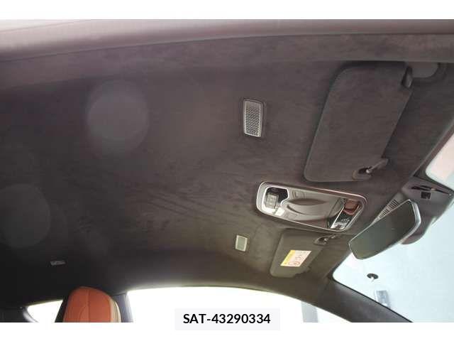 Lotus Emira 2026-08 8871380-18