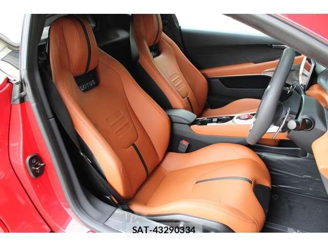Lotus Emira 2026-08 8871380-4