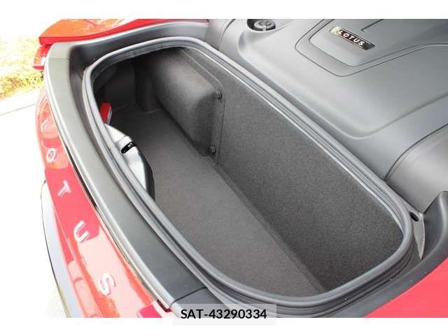 Lotus Emira 2026-08 8871380-8