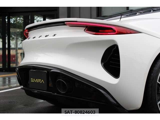 Lotus Emira 2026-08 8871378-13