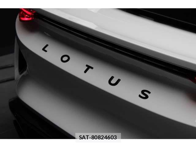 Lotus Emira 2026-08 8871378-14