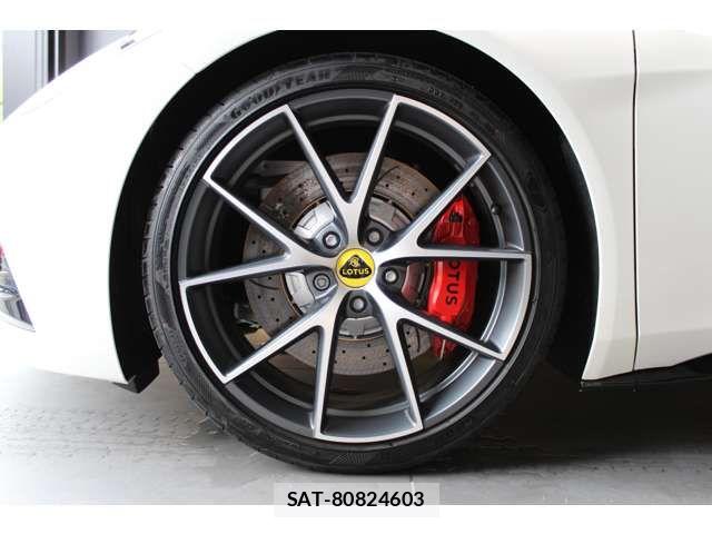 Lotus Emira 2026-08 8871378-16