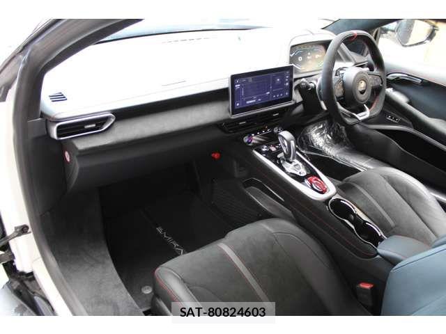 Lotus Emira 2026-08 8871378-6
