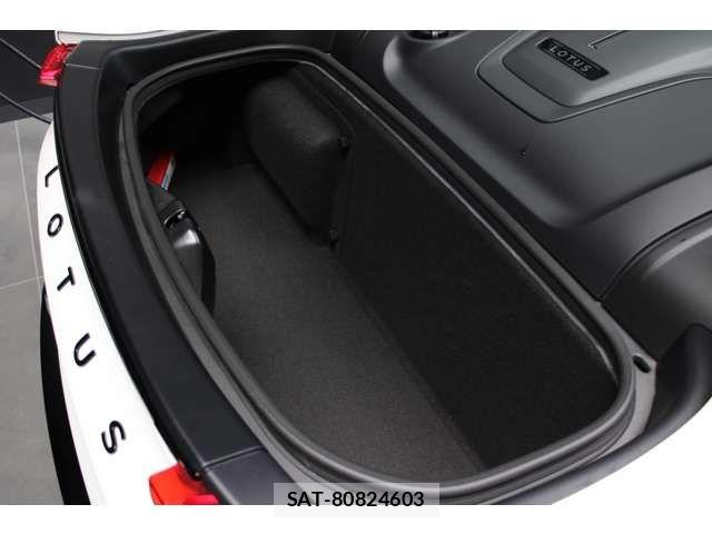 Lotus Emira 2026-08 8871378-8