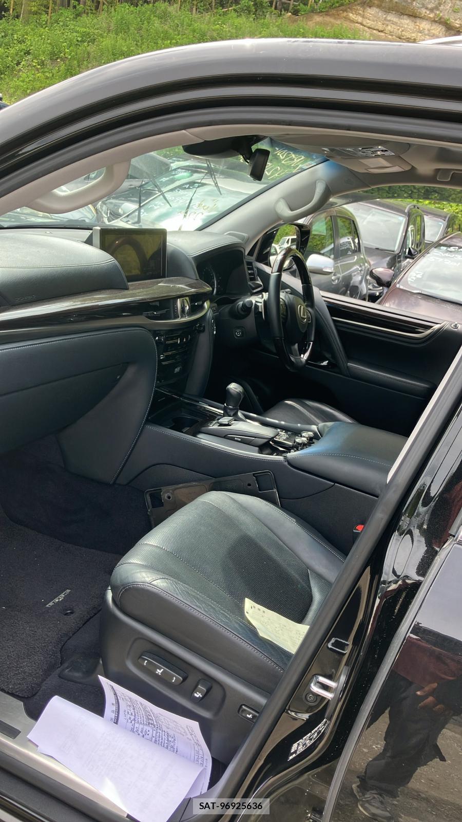 Lexus LX 2016 6491382-10