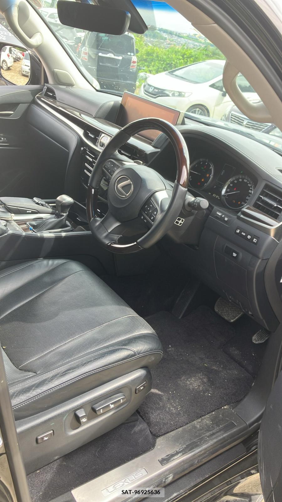 Lexus LX 2016 6491382-11