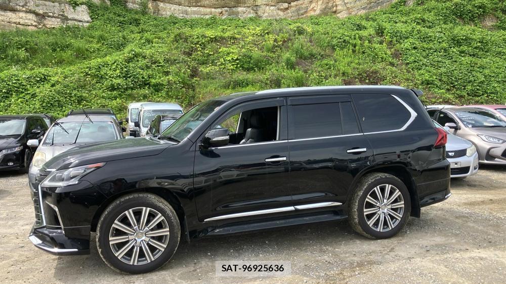 Lexus LX 2016 6491382-1