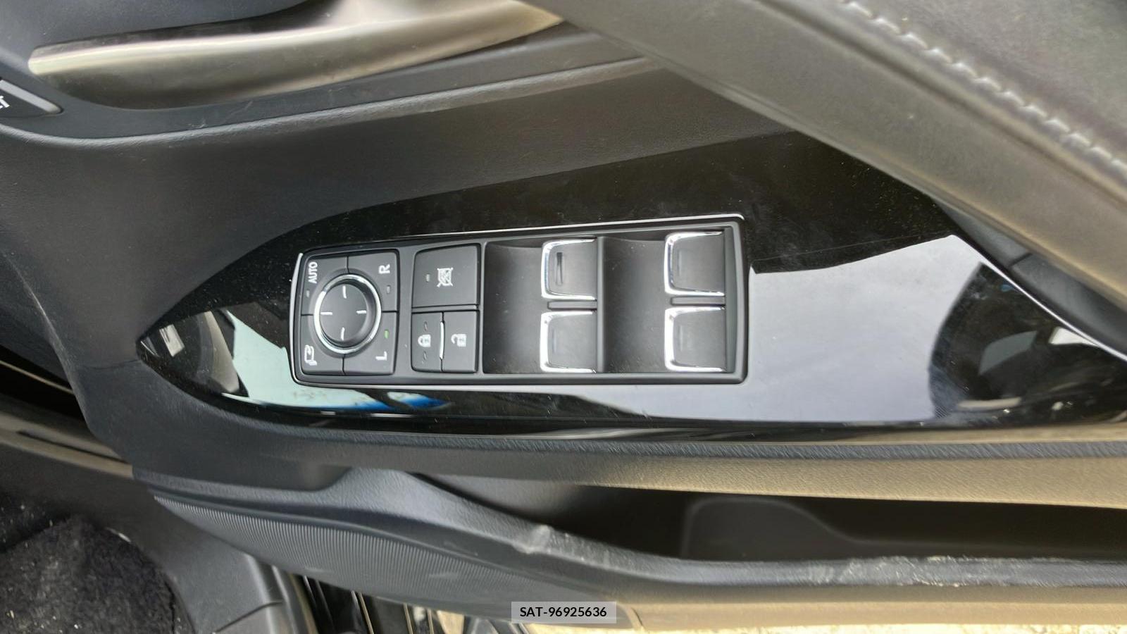 Lexus LX 2016 6491382-20