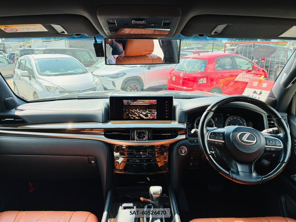 Lexus LX 2020-02 8284203-12