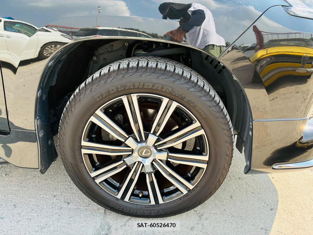 Lexus LX 2020-02 8284203-30