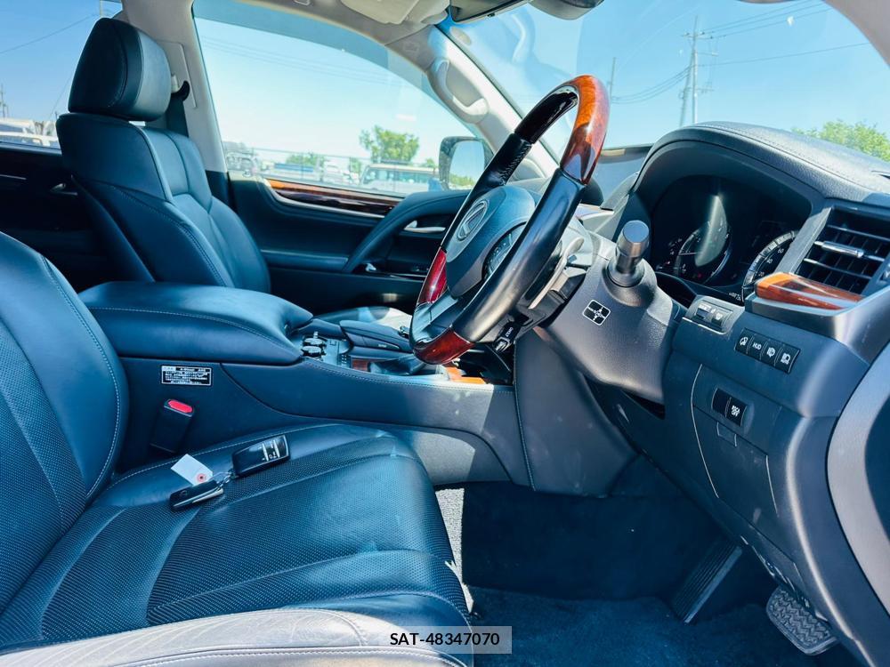 Lexus LX 2017-02 7170055-11