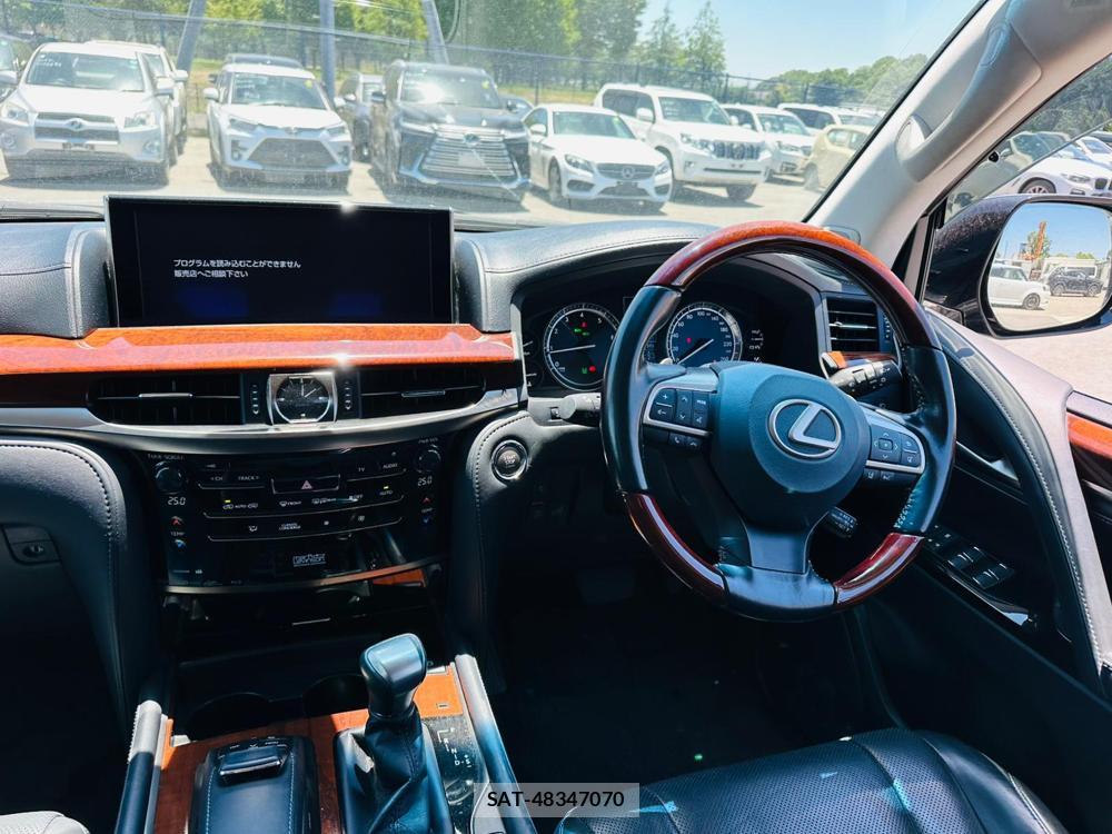 Lexus LX 2017-02 7170055-13