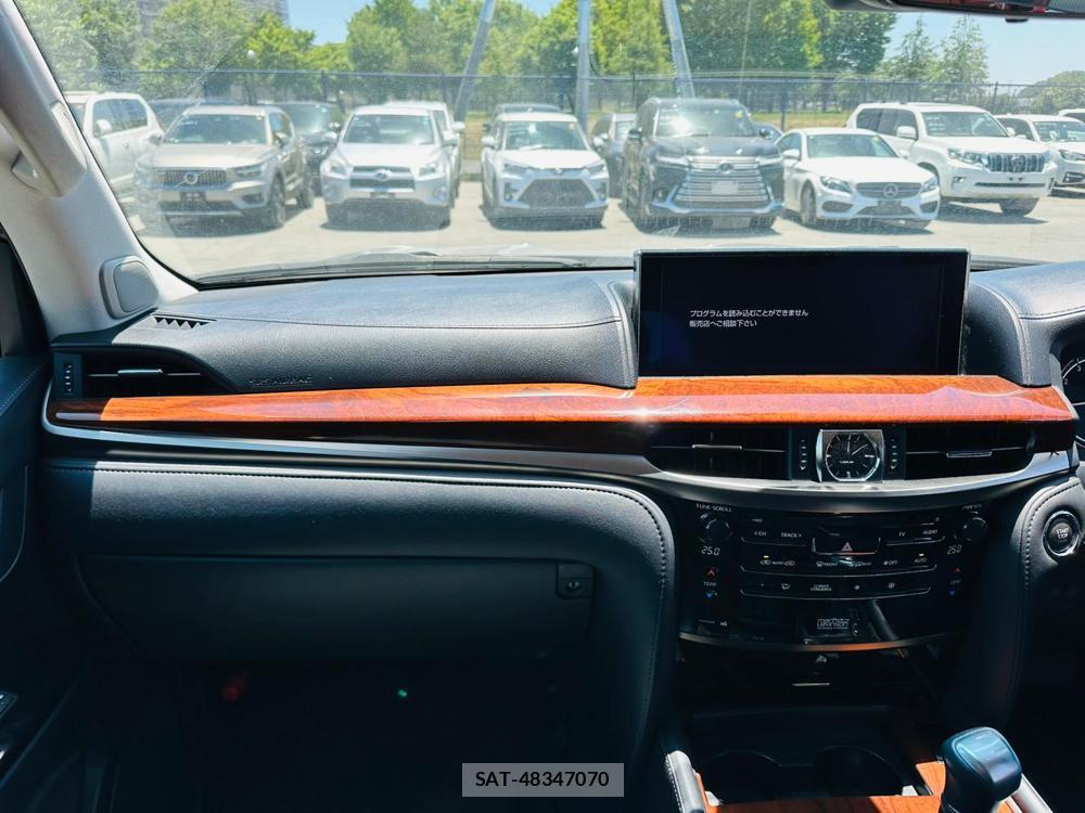 Lexus LX 2017-02 7170055-16