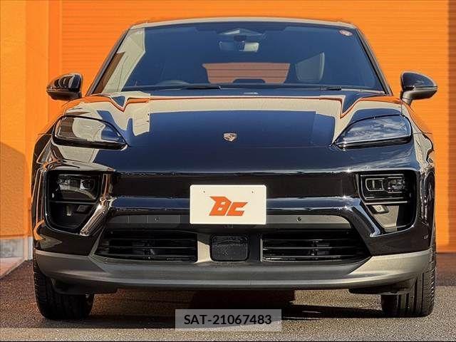 Porsche MACAN 2025-06 1207191-9