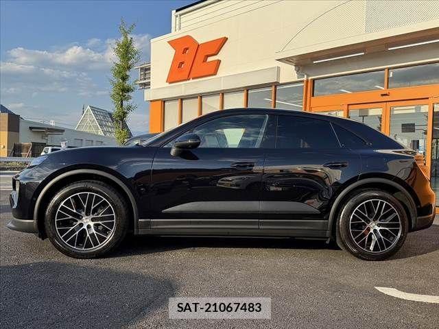 Porsche MACAN 2025-06 1207191-11