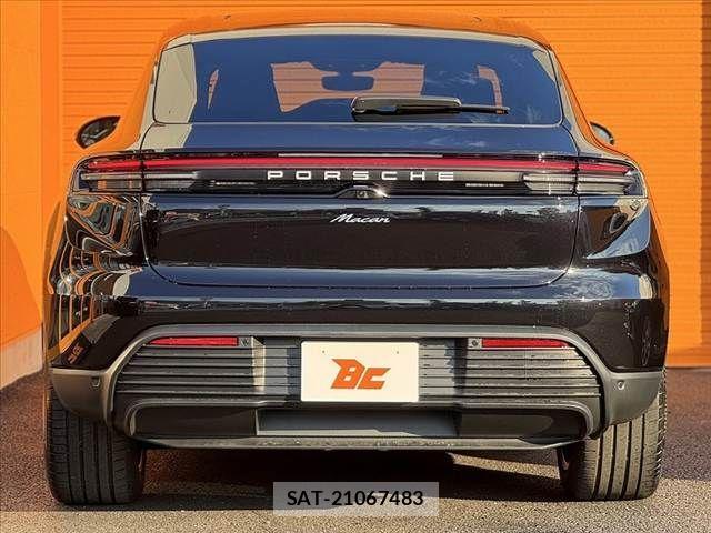 Porsche MACAN 2025-06 1207191-14