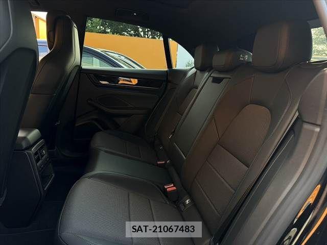 Porsche MACAN 2025-06 1207191-18
