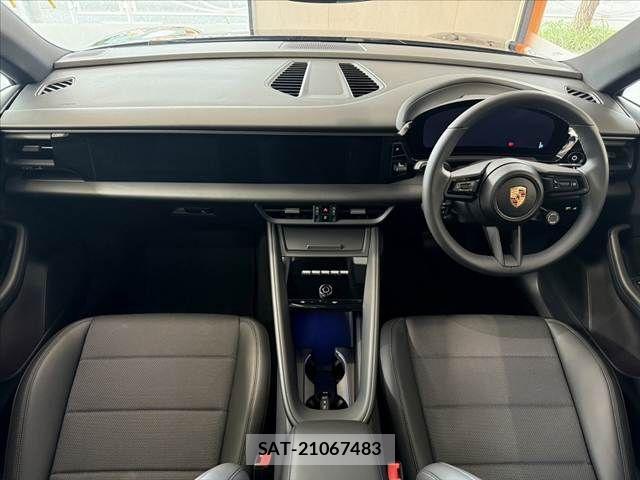 Porsche MACAN 2025-06 1207191-1