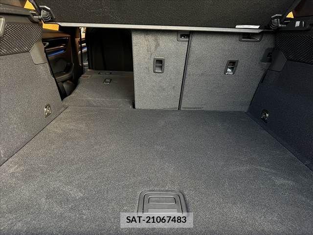 Porsche MACAN 2025-06 1207191-21