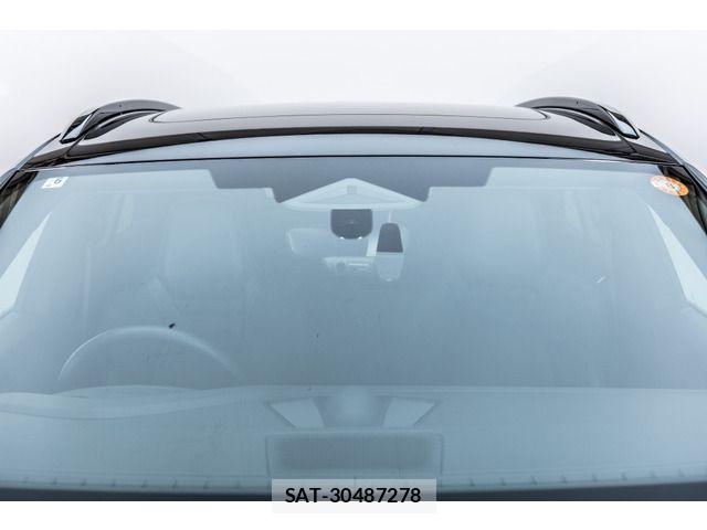 Porsche MACAN 2025-06 8036540-19