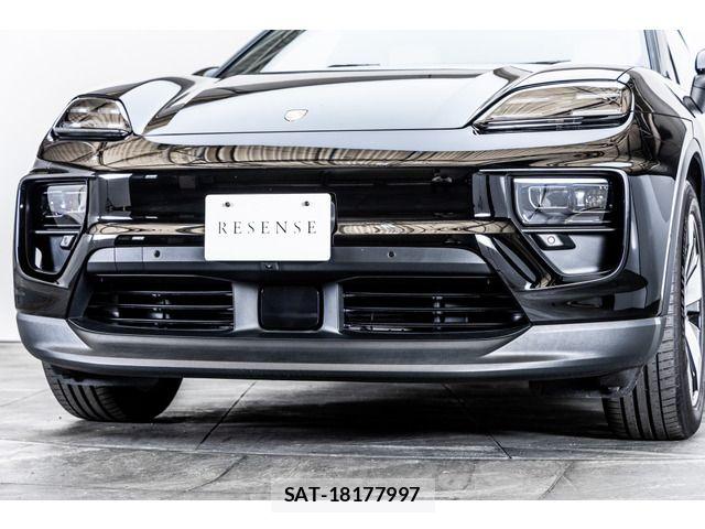Porsche MACAN 2025-03 8131070-9