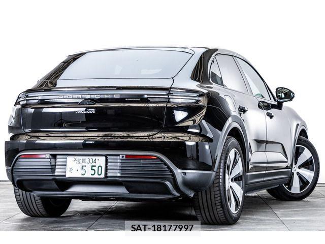 Porsche MACAN 2025-03 8131070-2