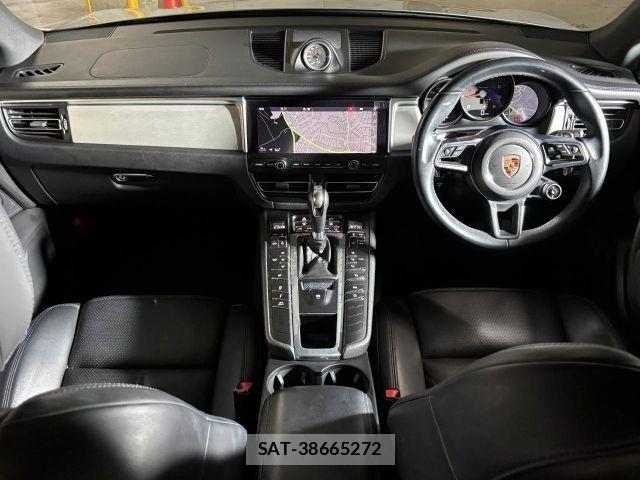 Porsche MACAN 2019-09 8245786-1