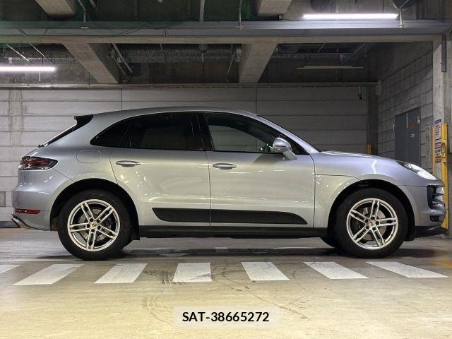 Porsche MACAN 2019-09 8245786-21