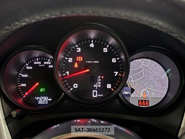 Porsche MACAN 2019-09 8245786-29