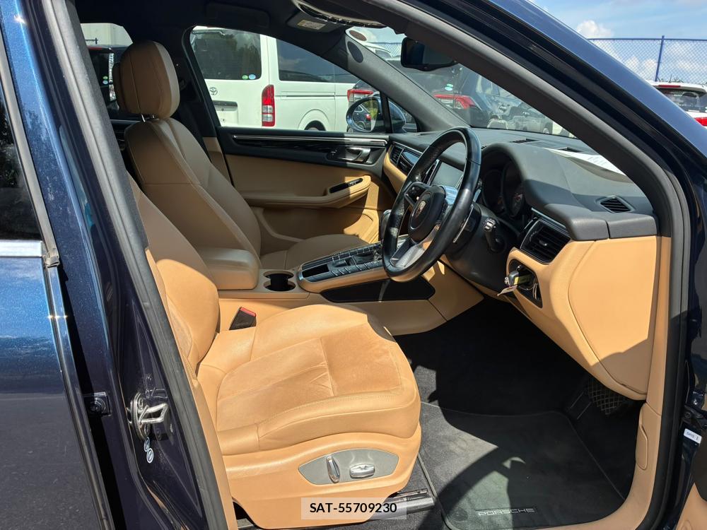 Porsche MACAN 2016-10 8055692-11