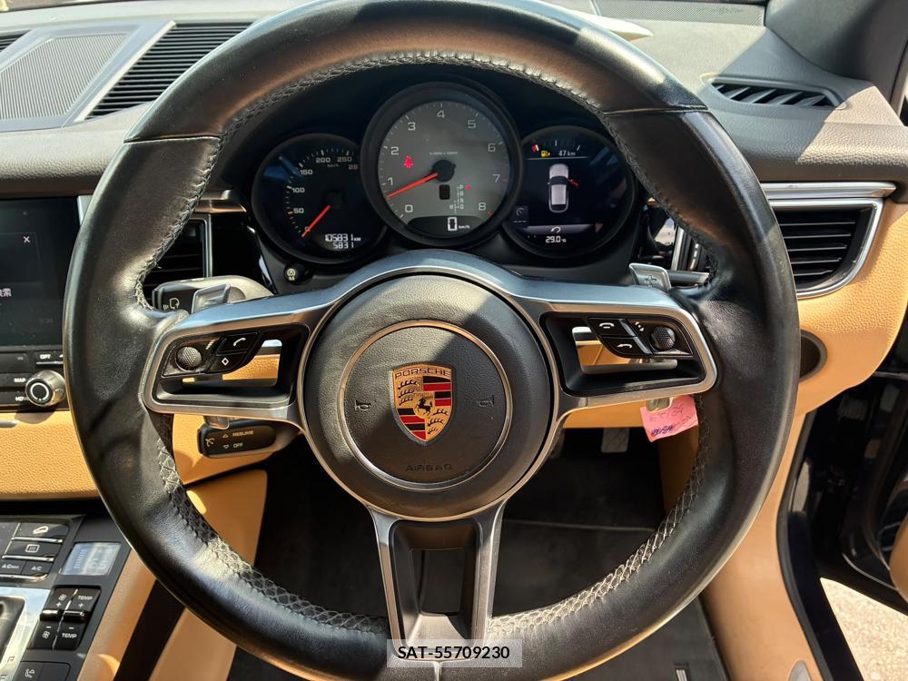 Porsche MACAN 2016-10 8055692-14