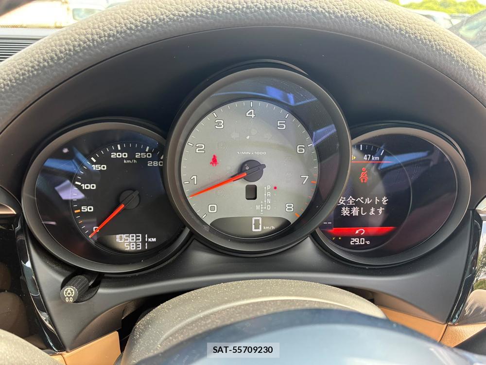 Porsche MACAN 2016-10 8055692-15