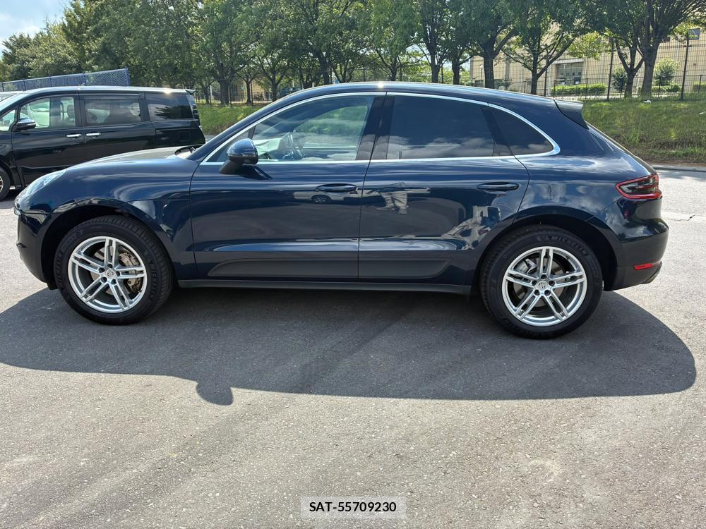 Porsche MACAN 2016-10 8055692-1