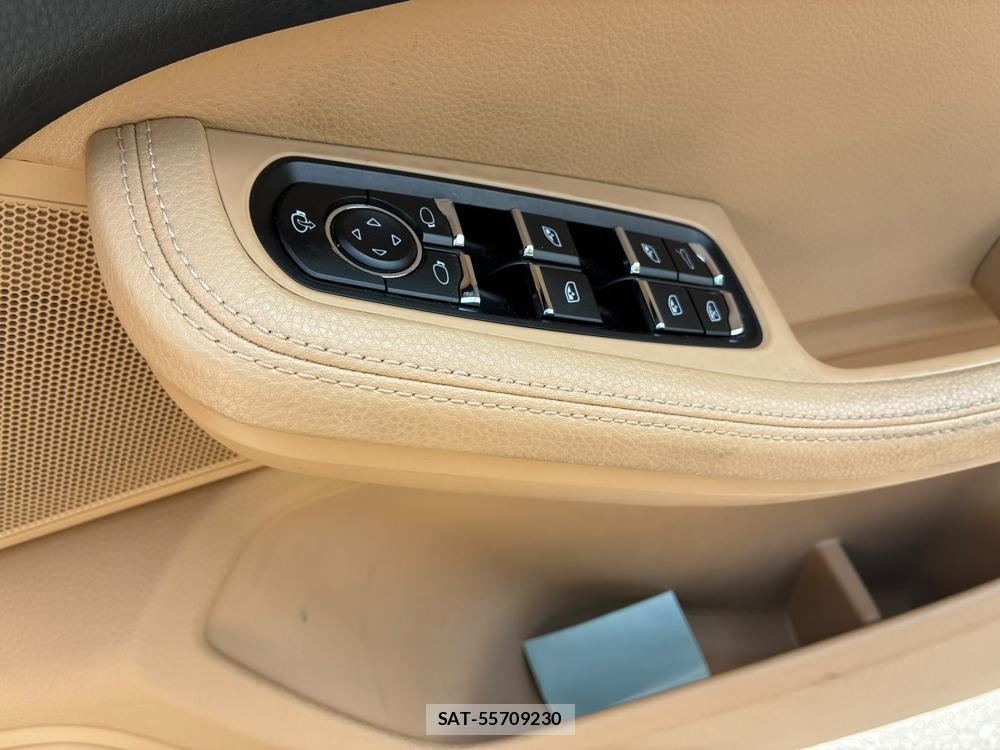 Porsche MACAN 2016-10 8055692-23
