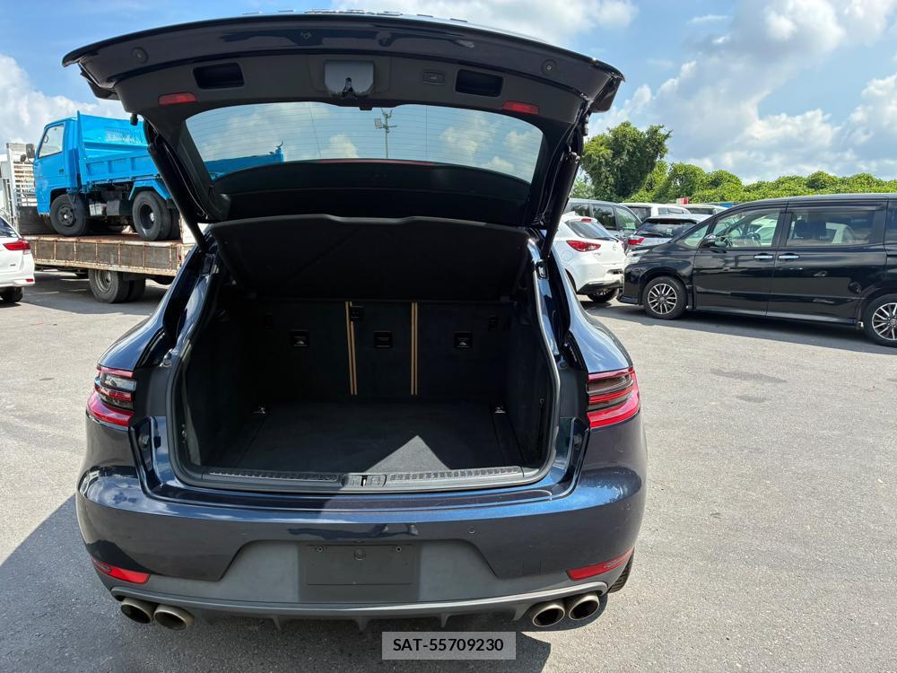 Porsche MACAN 2016-10 8055692-28