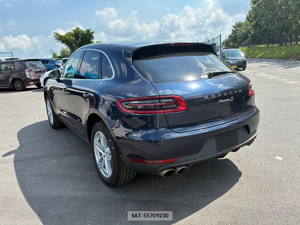 Porsche MACAN 2016-10 8055692-2