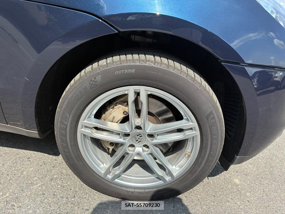 Porsche MACAN 2016-10 8055692-30