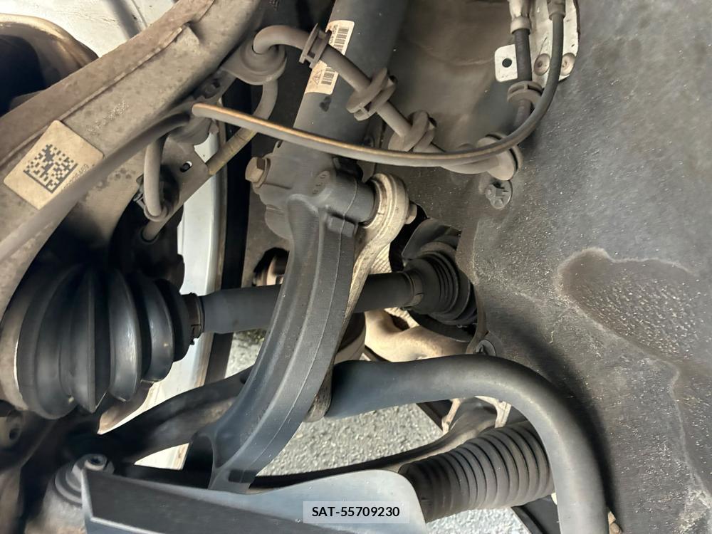 Porsche MACAN 2016-10 8055692-35
