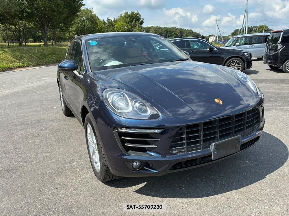 Porsche MACAN 2016-10 8055692-6