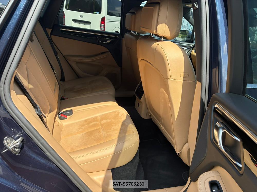 Porsche MACAN 2016-10 8055692-8