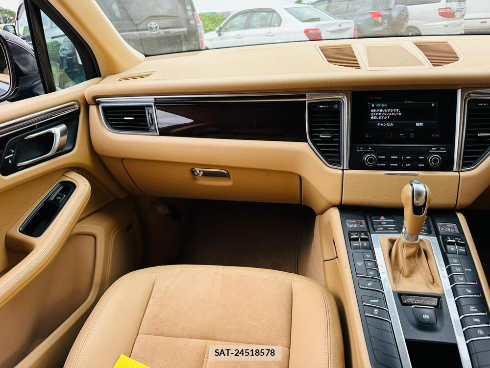 Porsche MACAN 2016 7191156-16