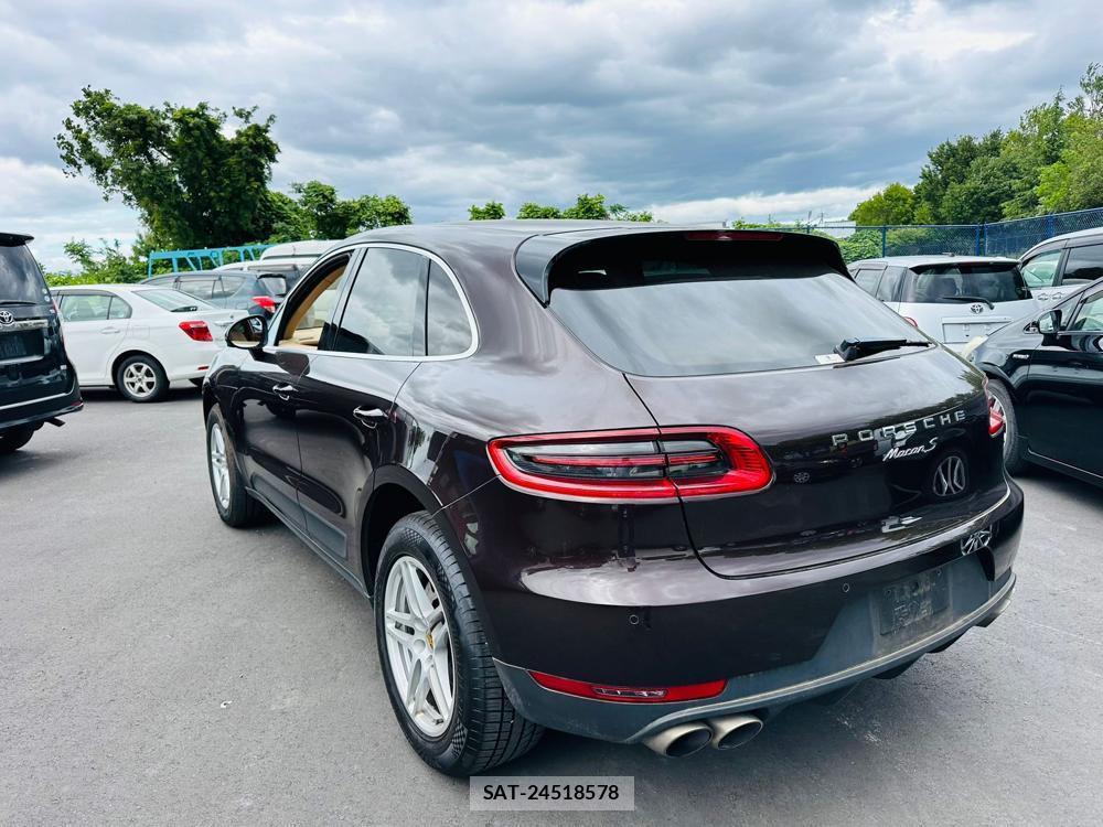 Porsche MACAN 2016 7191156-2